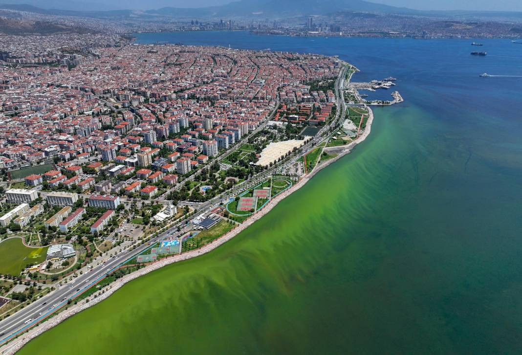 İzmir’de denizin rengi değişti! Görüntü ne ifade ediyor? - Resim: 10